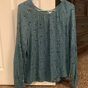 Women’s brand new long sleeve shirt with tags.